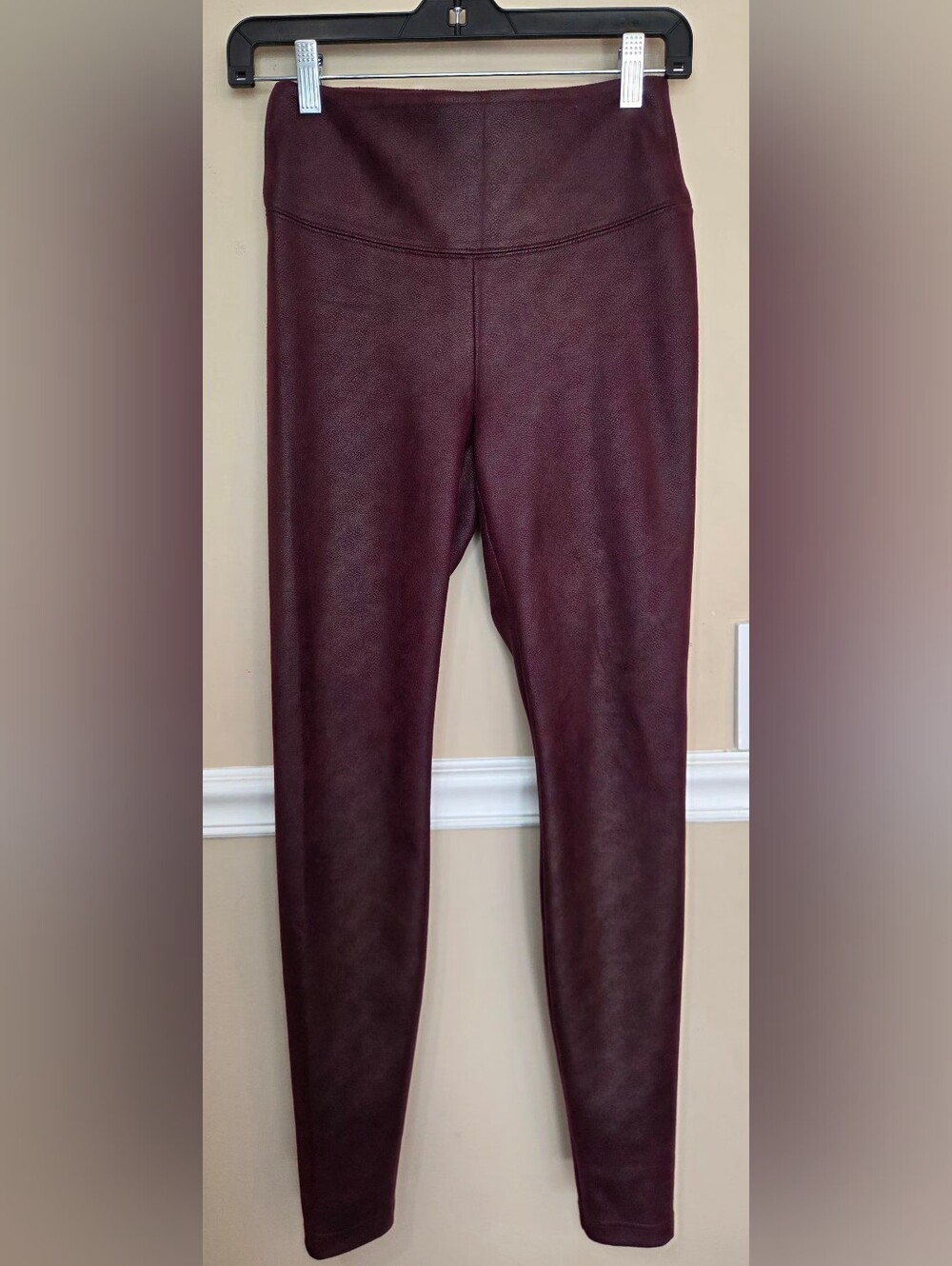 White House Black Market Runway Legging Faux Leather Burgundy Size 0